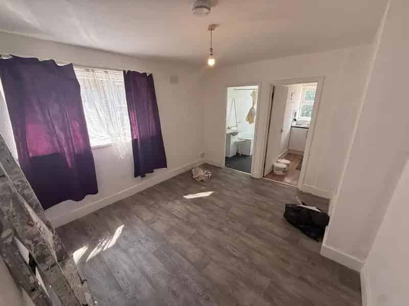 3 Bedroom Maisonette House to Rent Near Woodgrange Park