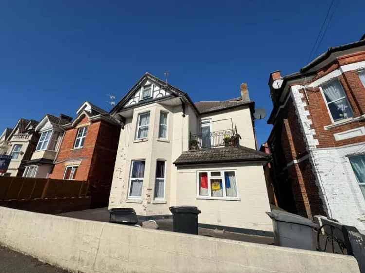 Studio Flat First Floor Apartment Shower Room Unfurnished Electric Heating Road Parking