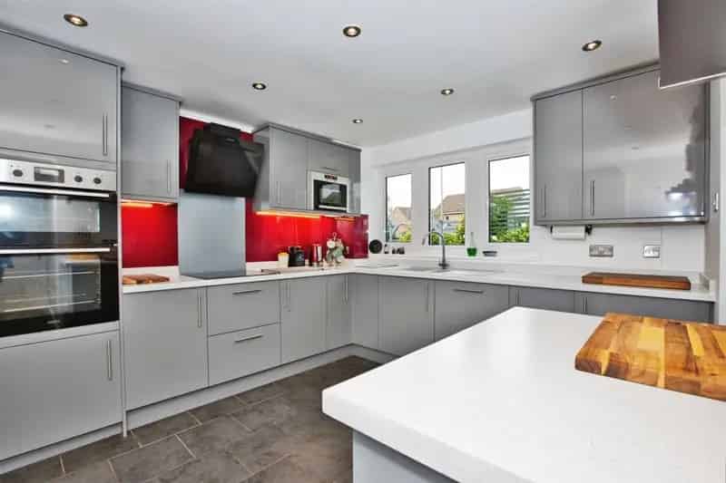 Spacious Family Home with Landscaped Gardens and Double Garage