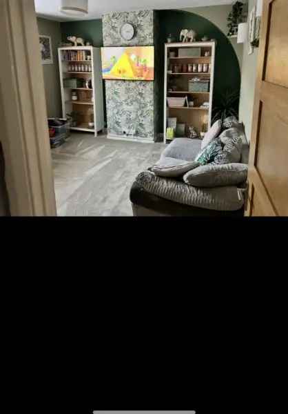 3 Bed Semi Detached House Huge Garden