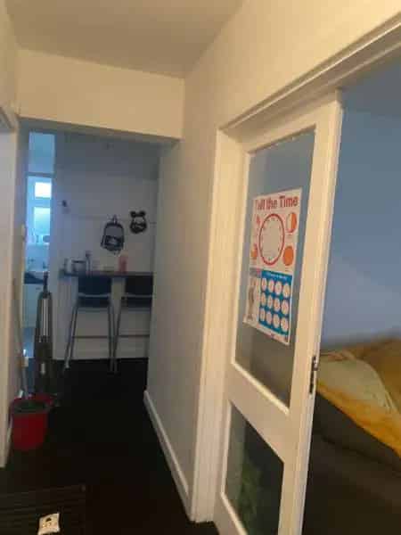 Large 2 Bed Ground Floor Flat with Garden and Parking