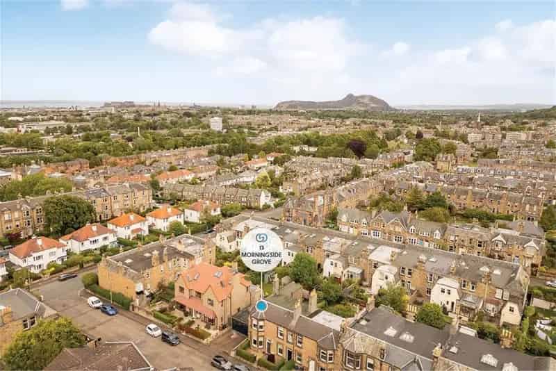 2 Bed Edwardian Upper Villa with 2 Reception Rooms and Private Garden