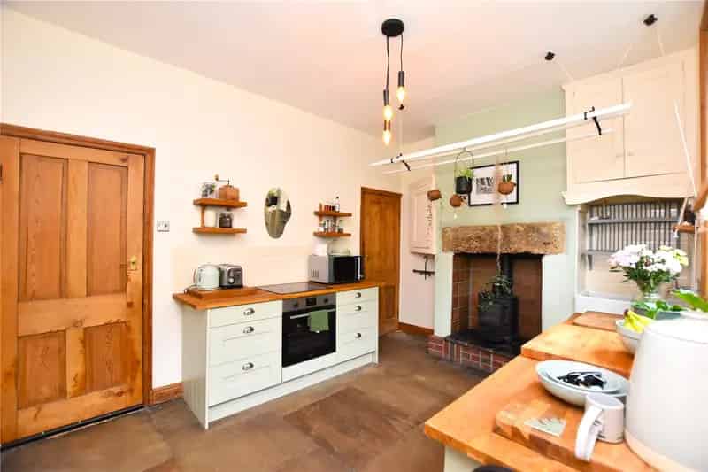 Two Bedroom House in Guiseley Town Centre