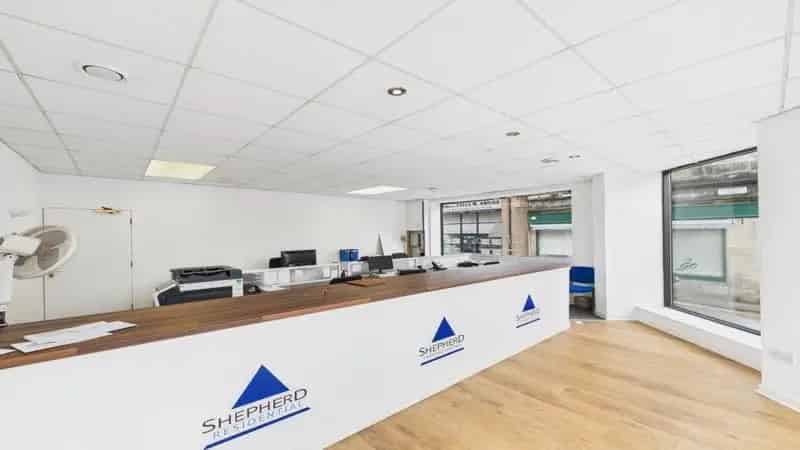 Hamilton Retail Unit: Modern Open Plan Office Space