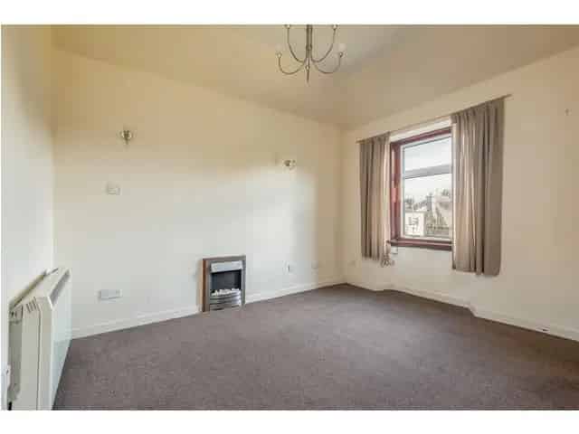 1 Bedroom Flat for Sale Near Dunfermline City Centre