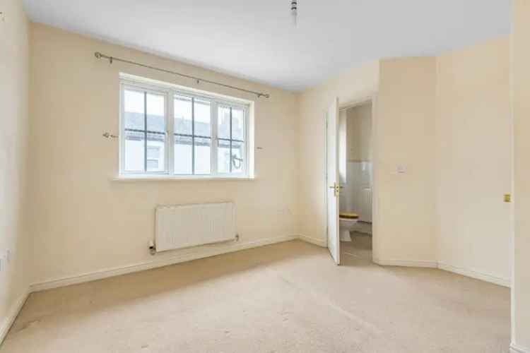 3 Bedroom Mid-Terraced House Kingsley Available May 12th