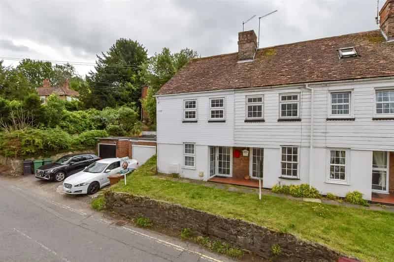 2 Bedroom End Terrace House for Sale Near Bearsted Train Station