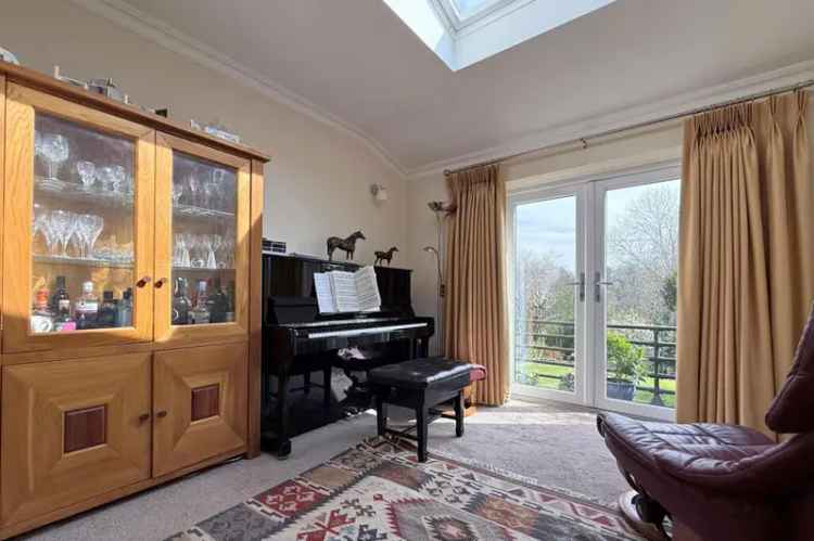 5 Bedroom Semi Detached House For Sale Near City Centre