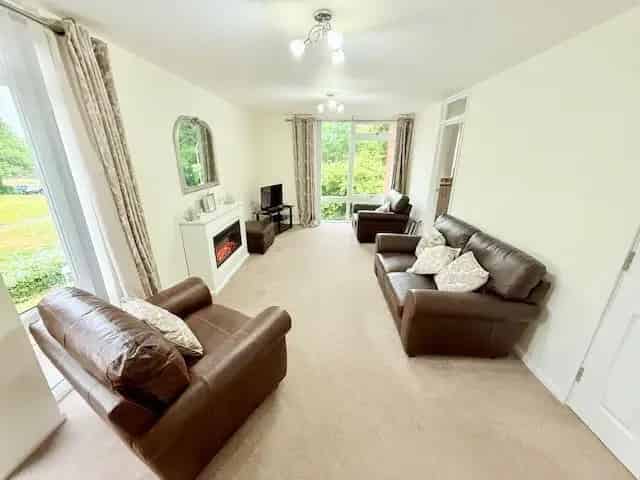 2 Bedroom Flat to Rent