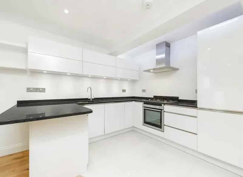 Modern 3-Bedroom Apartment near Swiss Cottage Tube