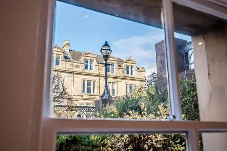 2 Bedroom Flat for Sale in Hyndland Glasgow