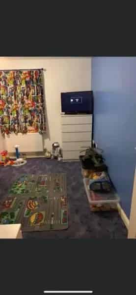 2 Double & 2 Single Bedroom End Terrace House New Heating System