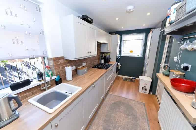 3 Bedroom Semi Detached House for Sale Belfast BT4