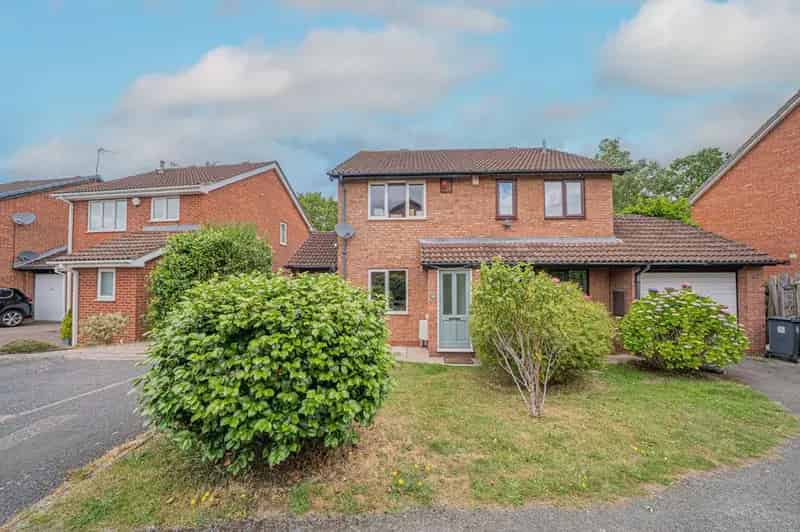 2 bedroom semi-detached house for sale