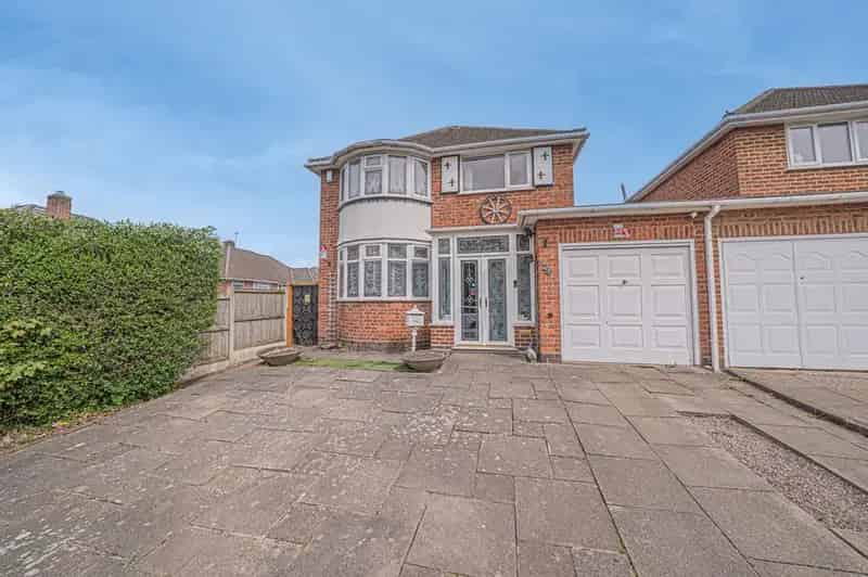 3 Bedroom Link Detached House for Sale