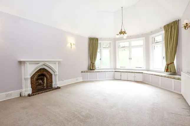 Flat to rent in Ridgway, London SW19