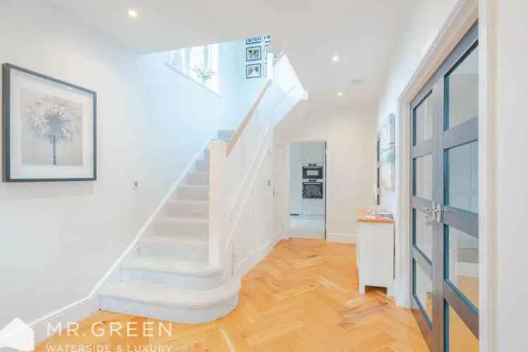 4 Bedroom Detached House for Sale Southbourne