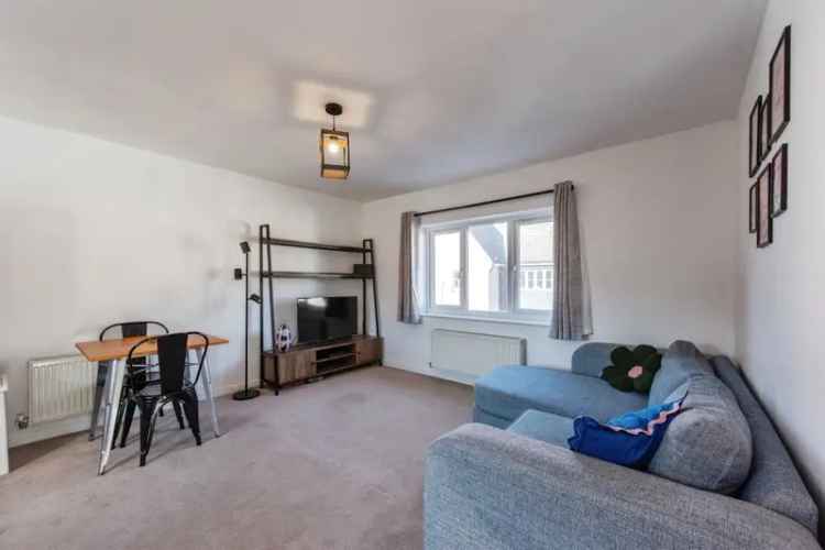 Delightful Two-Bedroom Maisonette with Garage in Bury St Edmunds