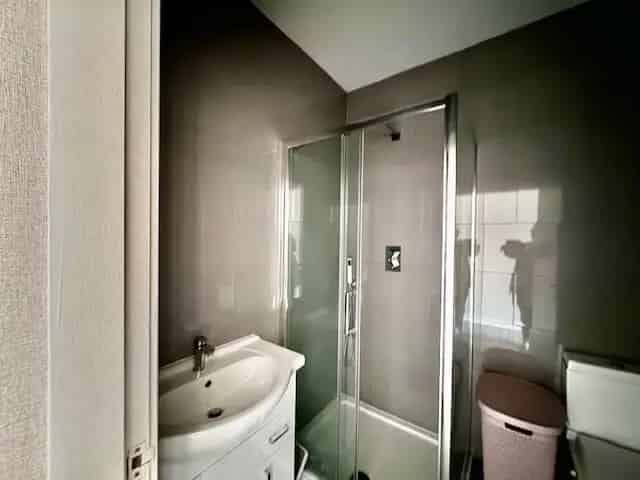 Town Centre Studio Apartment Available Now Zero Deposit Guarantee