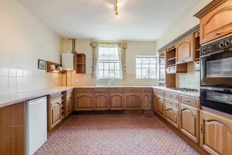 8 Bedroom House for Sale