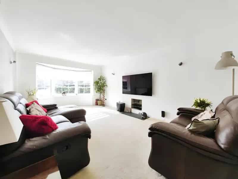 4 Bedroom Detached House for Sale in Wokingham
