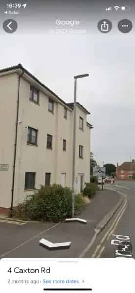 Top Floor Flat Open Plan Kitchen Parking