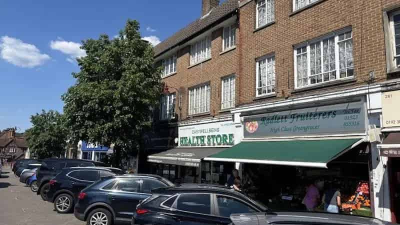 Radlett Mixed-Use Premises Retail Shop 3-Bedroom Apartment