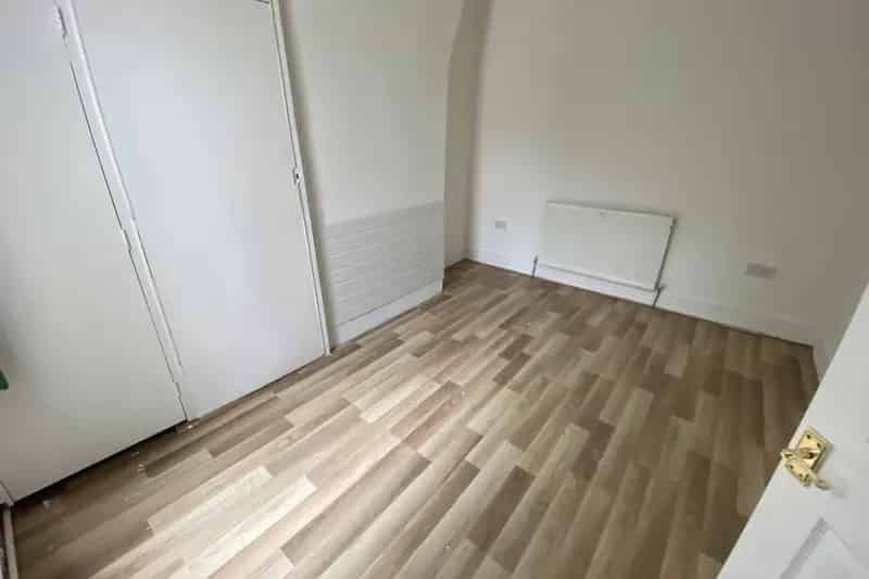 Two Bed Mid Terrace House Zero Deposit Available