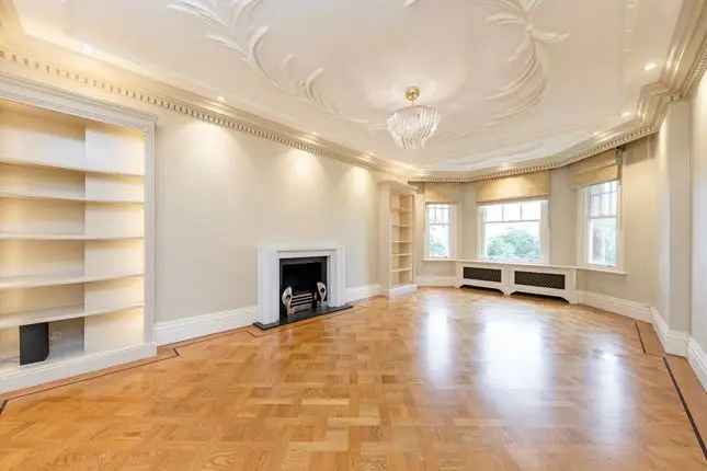 Luxury 4-Bedroom Apartment in London W14