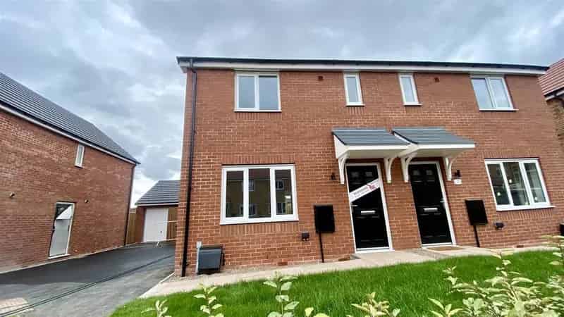 3 Bedroom Semi Detached House To Rent Coventry