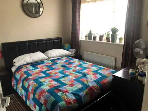 Spacious 2-Bedroom Ground Floor Flat Near Schools and Amenities