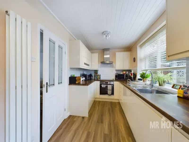 3 Bed Semi-Detached House for Sale