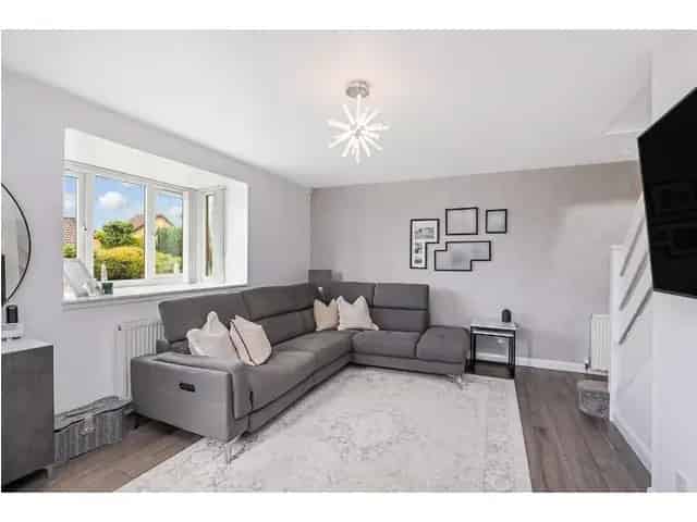 3 Bedroom Detached House for Sale in Stewartfield