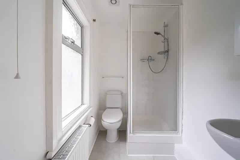 2 Bedroom Garden Flat for Sale - Victorian Conversion