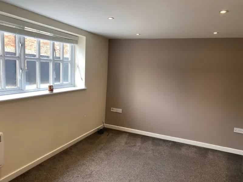 One Double Bedroom Apartment Buckingham Town Centre