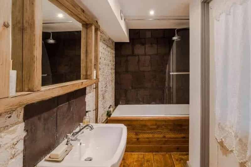 6 bed property for sale