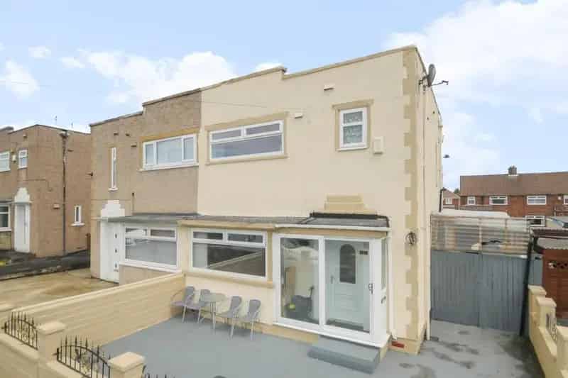 3 Bedroom Semi Detached House For Sale Pudsey