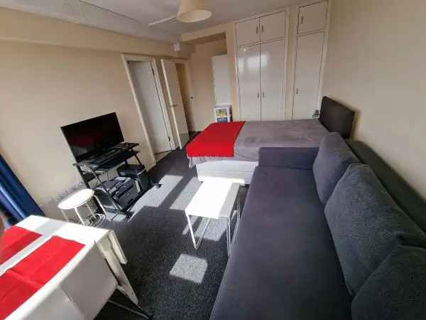 Flat For Rent in Tendring, England