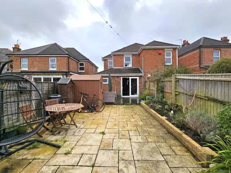 3 Bed Semi Detached House For Sale Near Poole Hospital