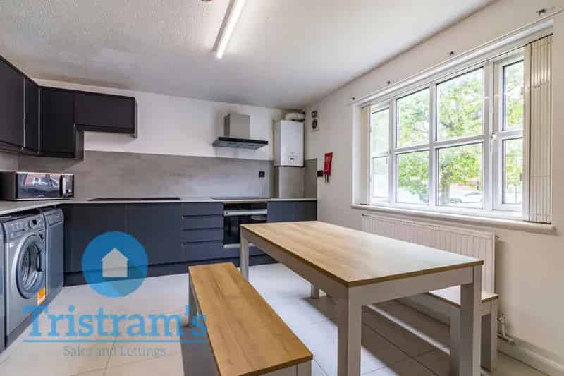6 Bedroom End of Terrace House to Rent - Students