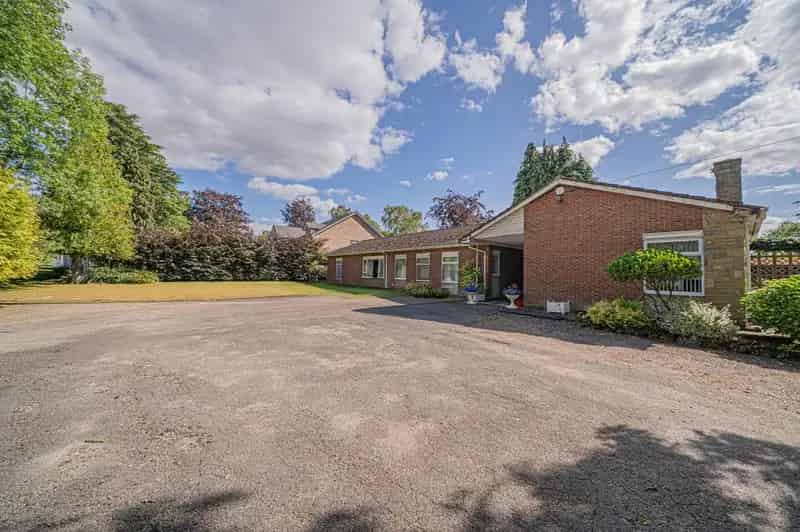 5 Bedroom Detached Bungalow for Sale Knowle