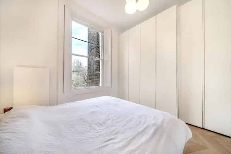 Beautifully Designed First Floor Apartment with High Ceilings