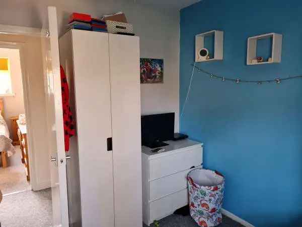 Flat For Rent in Stroud, England