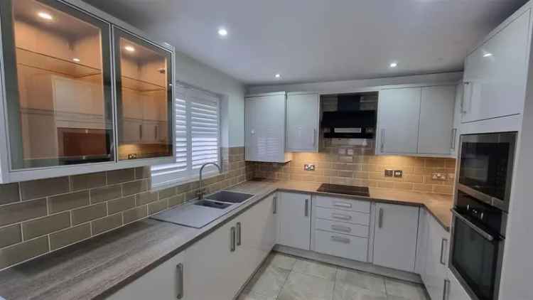 3 bedroom detached house to rent