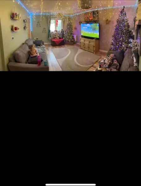 3 Bed House Near Parkway Station Large Garden Parking