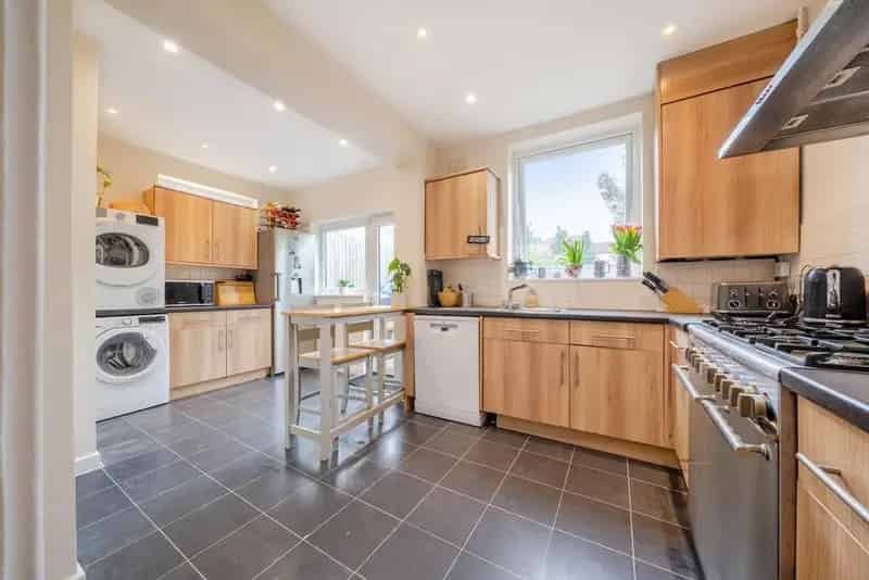Four Bedroom 1930s Semi Detached House Near Pickhurst Park