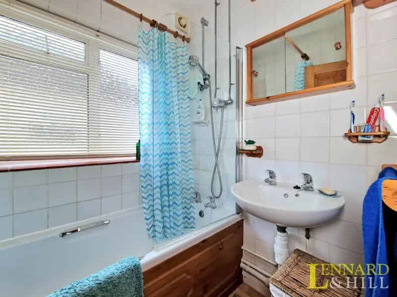 3 Bed House for Sale Woodside Estate