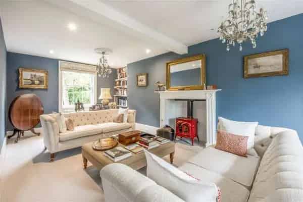 Georgian Four-Bedroom Home with Gardens and Garage