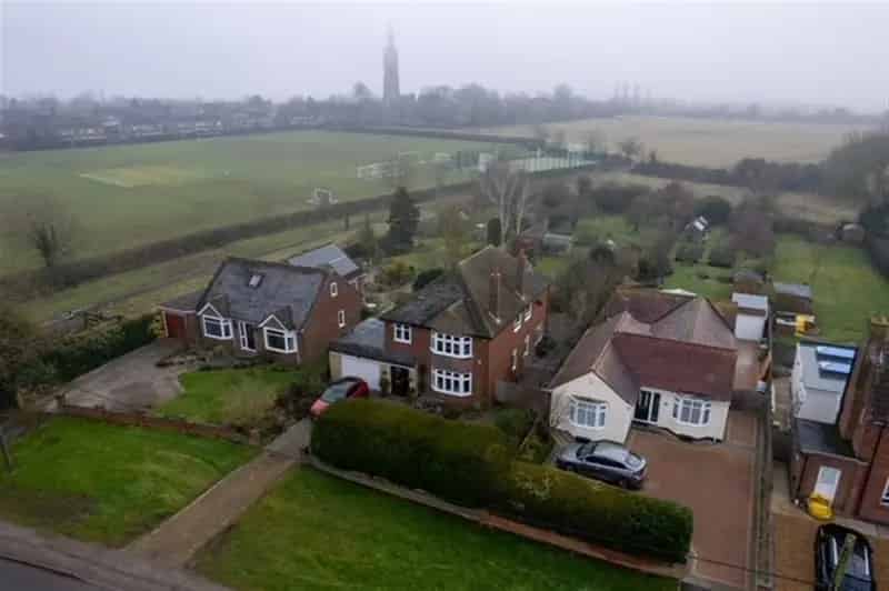 Four Double Bedroom Detached House Hanslope Large Garden Ample Parking