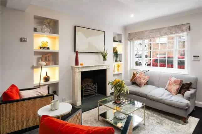 Elegant 2-Bedroom Terraced House Kensington W8